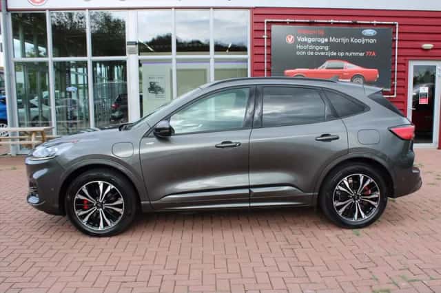 Ford Kuga (2022) thumbnail 3