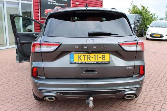 Ford Kuga (2022) thumbnail 5