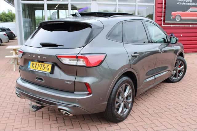 Ford Kuga (2022) thumbnail 2