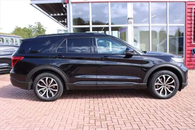 Ford Explorer (2021) thumbnail 5