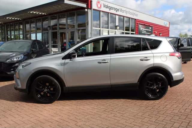 Toyota RAV4 (2018) thumbnail 5
