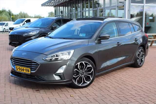 Ford Focus (2019) thumbnail 2