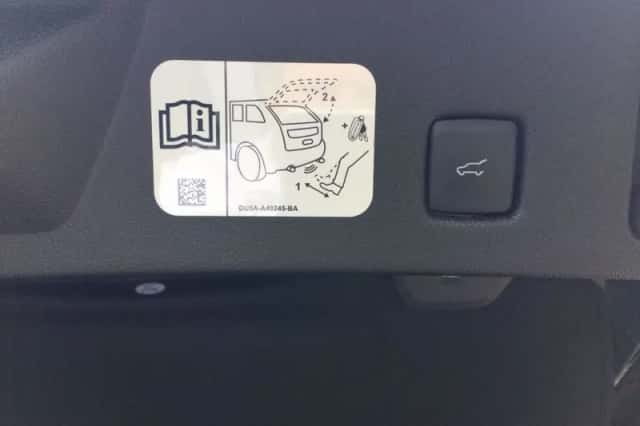 Ford Kuga (2021) thumbnail 5