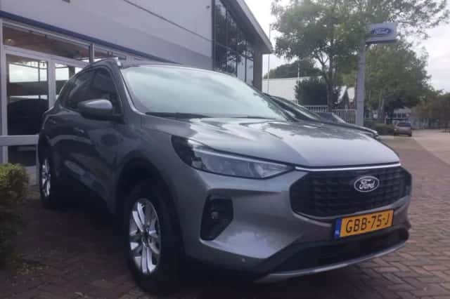 Ford Kuga (2024) thumbnail 2