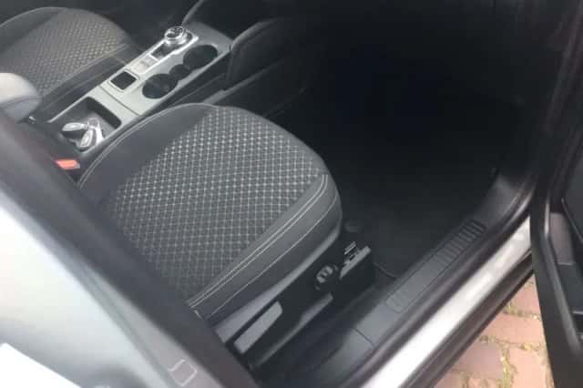 Ford Kuga (2024) thumbnail 6