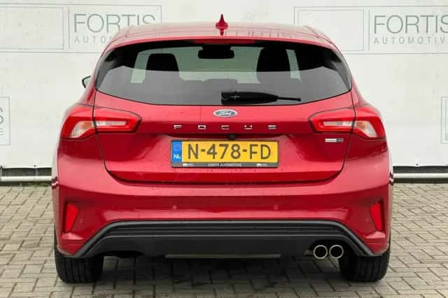 Ford Focus (2021) thumbnail 3