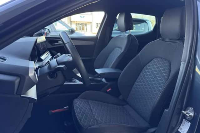SEAT Leon (2022) thumbnail 4