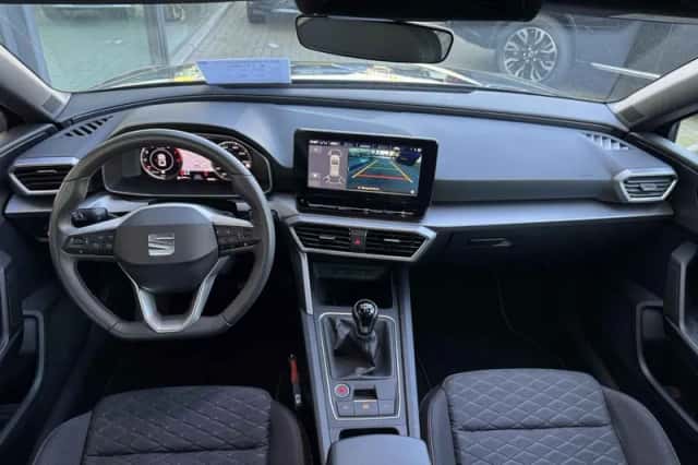 SEAT Leon (2022) thumbnail 5