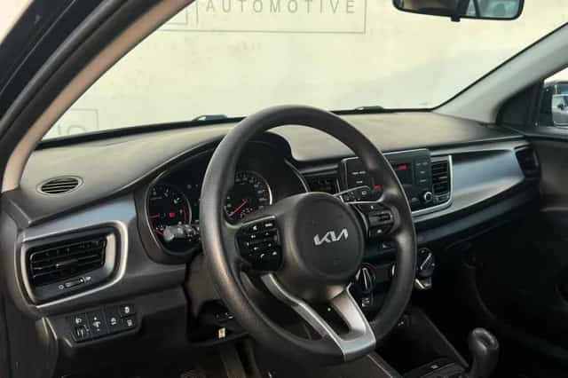 Kia Rio (2022) thumbnail 4