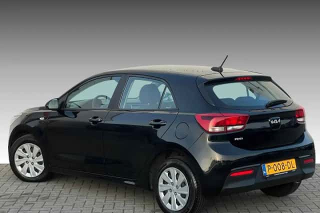 Kia Rio (2022) thumbnail 5