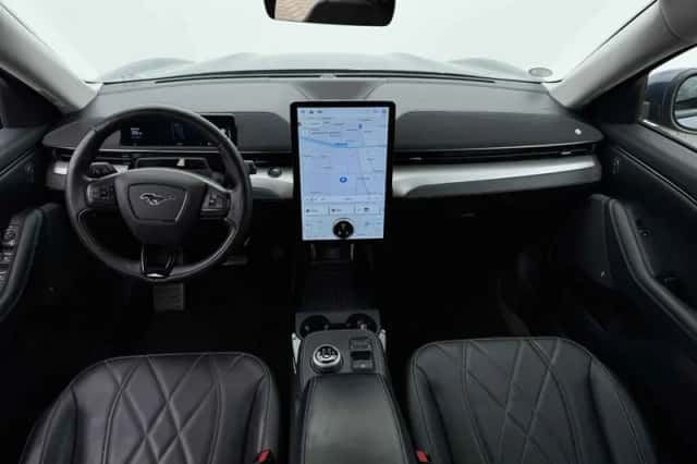 Ford Mustang (2021) thumbnail 4