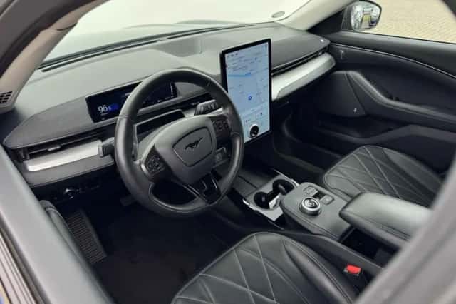 Ford Mustang (2021) thumbnail 5
