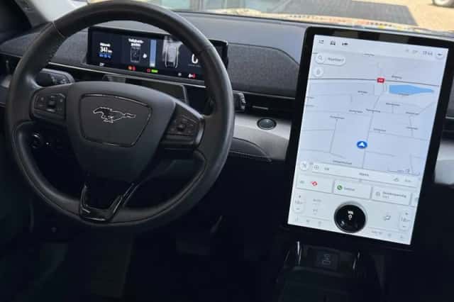 Ford Mustang (2021) thumbnail 5