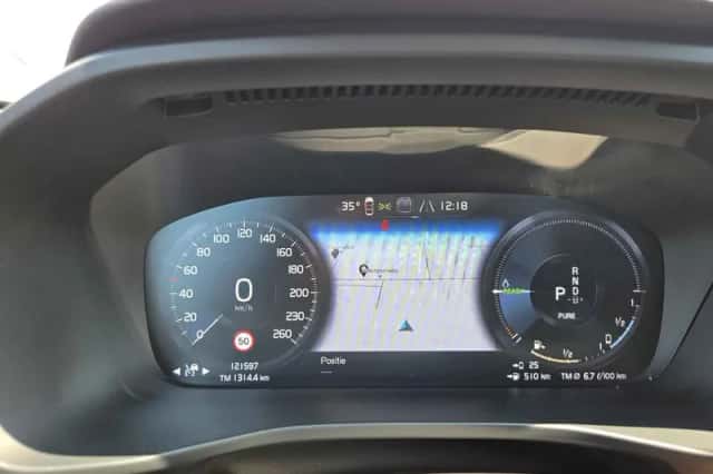 Volvo XC40 (2021) thumbnail 4