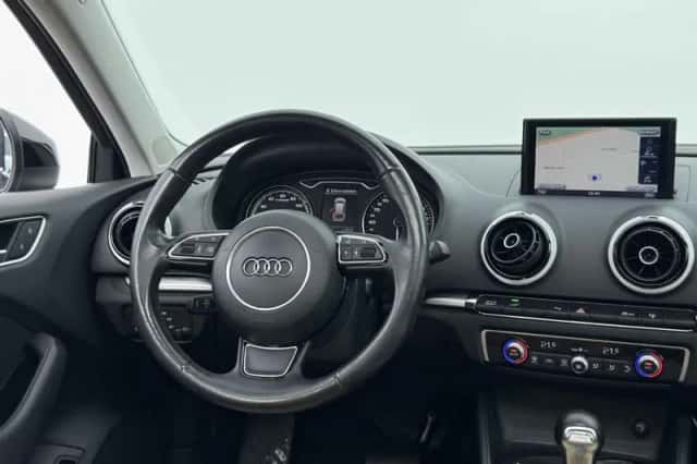 Audi A3 (2015) thumbnail 5