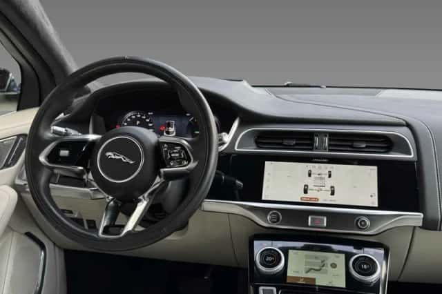 Jaguar I-Pace (2021) thumbnail 4