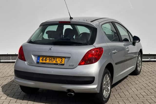 Peugeot 207 (2008) thumbnail 3