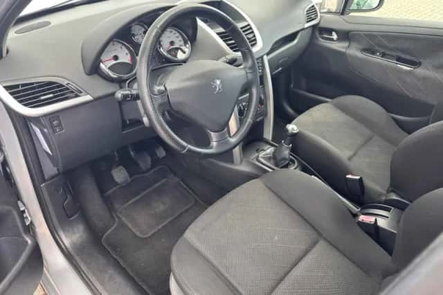 Peugeot 207 (2008) thumbnail 4