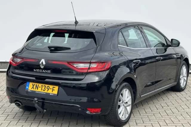 Renault Mégane (2018) thumbnail 2