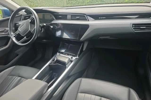 Audi e-tron (2021) thumbnail 3