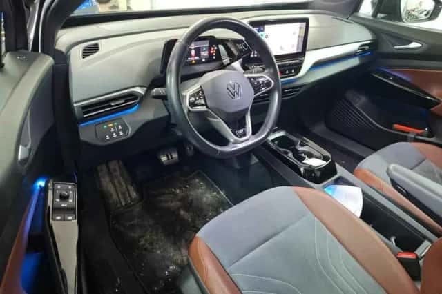 Volkswagen ID.4 (2020) thumbnail 4