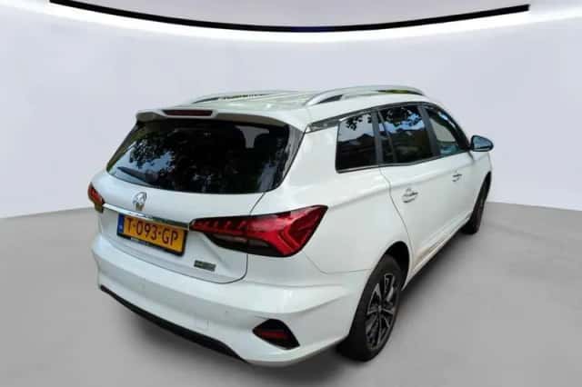 MG MG5 (2023) thumbnail 2