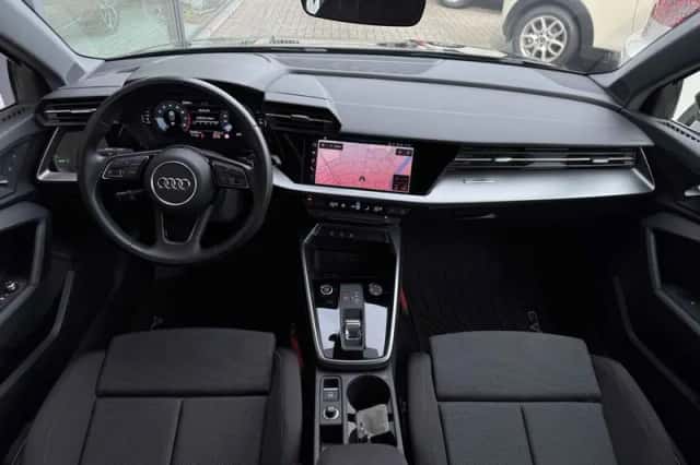 Audi A3 (2021) thumbnail 4