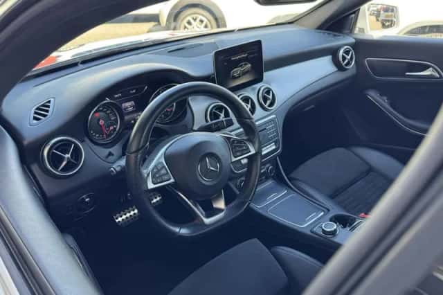 Mercedes-Benz CLA-Klasse (2017) thumbnail 3