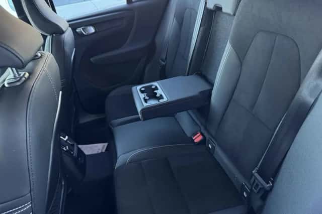 Volvo XC40 (2023) thumbnail 6
