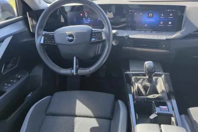 Opel Astra (2023) thumbnail 4