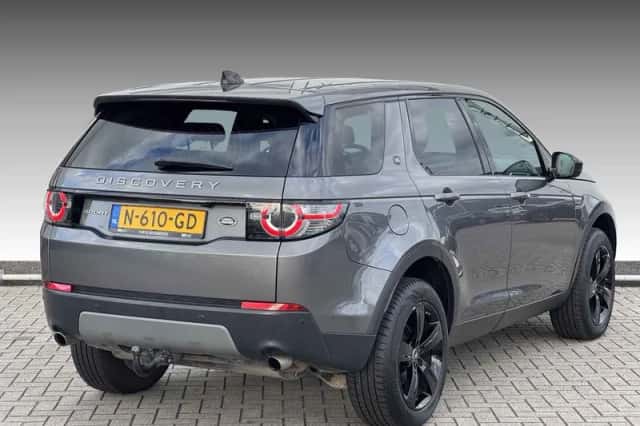 Land Rover Discovery Sport (2018) thumbnail 2