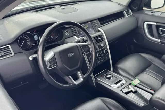 Land Rover Discovery Sport (2018) thumbnail 3