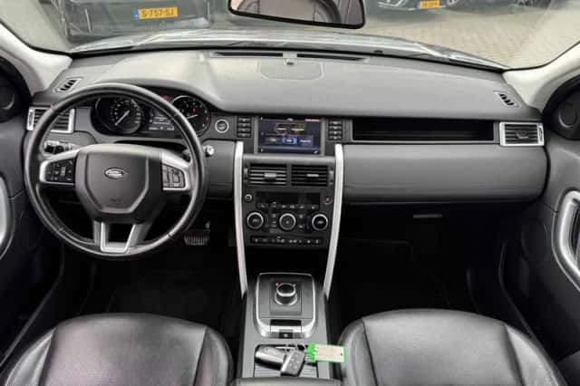 Land Rover Discovery Sport (2018) thumbnail 5