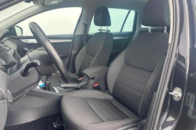 Škoda Octavia (2018) thumbnail 5