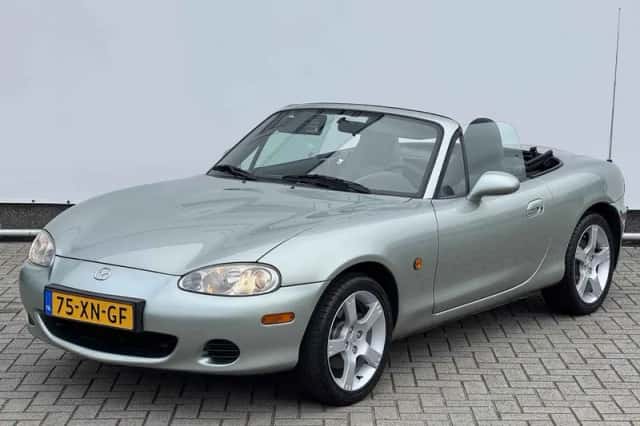 Mazda MX-5 (2003) thumbnail 1