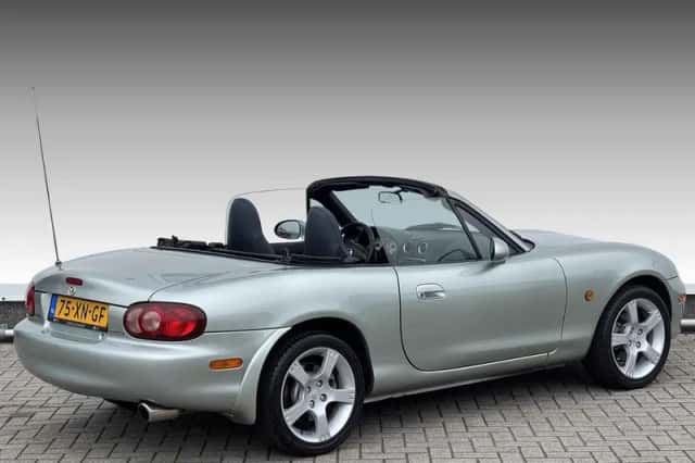 Mazda MX-5 (2003) thumbnail 3