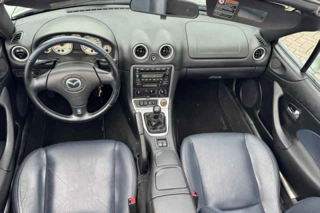 Mazda MX-5 (2003) thumbnail 6