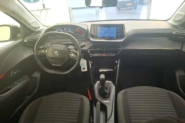 Peugeot 208 (2022) thumbnail 3