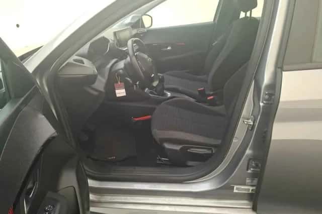 Peugeot 208 (2022) thumbnail 4