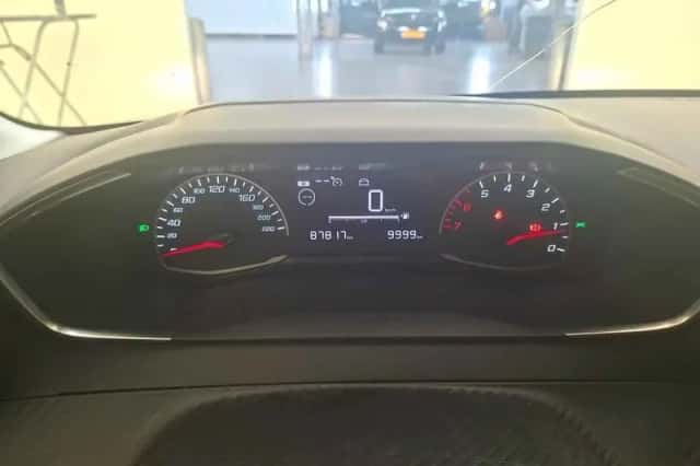 Peugeot 208 (2022) thumbnail 5