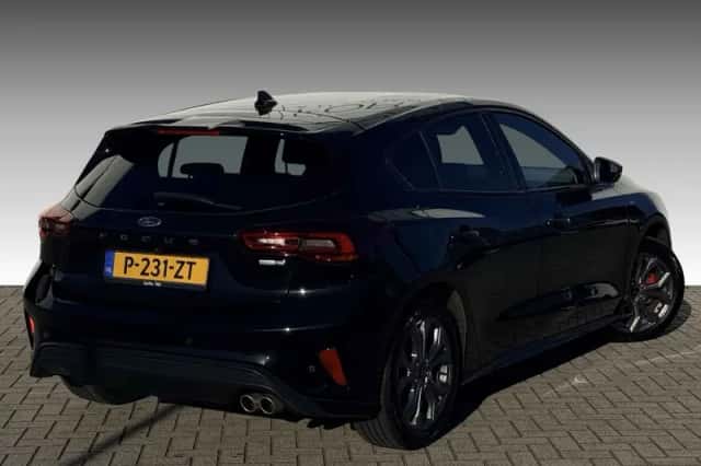 Ford Focus (2022) thumbnail 2