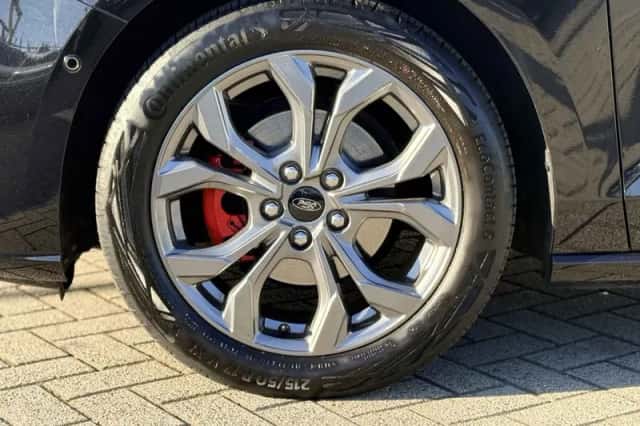 Ford Focus (2022) thumbnail 6