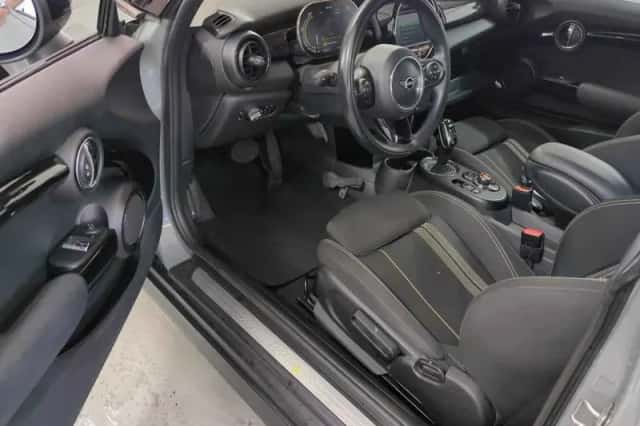 MINI Cooper (2020) thumbnail 5