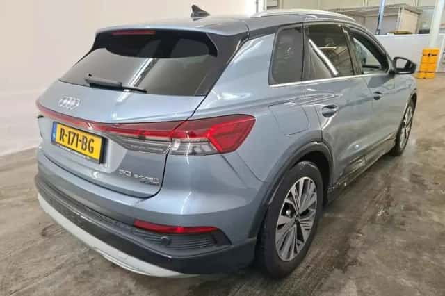 Audi Q4 e-tron (2022) thumbnail 2