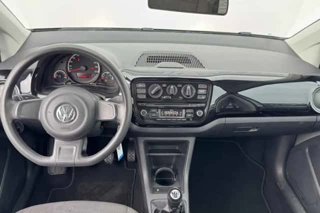 Volkswagen Up! (2013) thumbnail 5