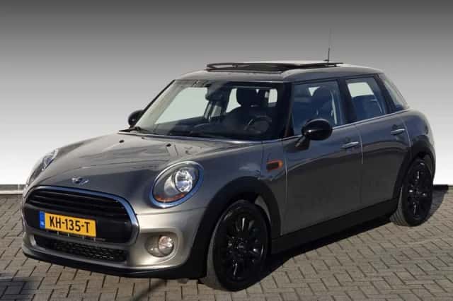 MINI Cooper (2016) thumbnail 1
