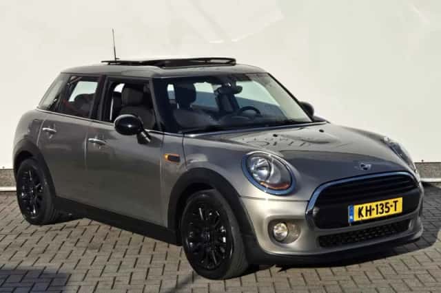 MINI Cooper (2016) thumbnail 5