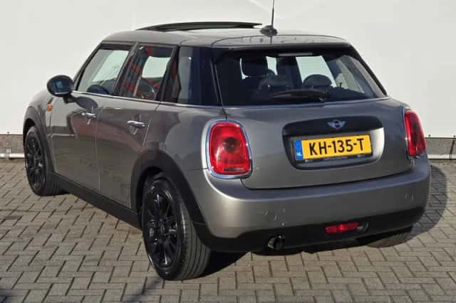 MINI Cooper (2016) thumbnail 6