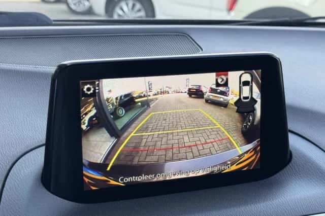 Mazda 3 (2017) thumbnail 6