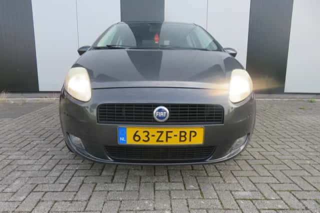 Fiat Grande Punto (2008) thumbnail 2